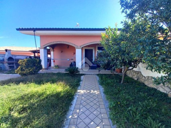 casa indipendente in vendita ad Ardea in zona Nuova Florida