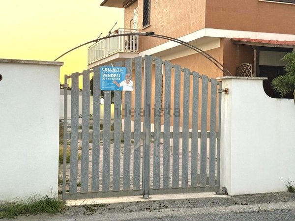 appartamento in vendita ad Ardea in zona Marina di Ardea