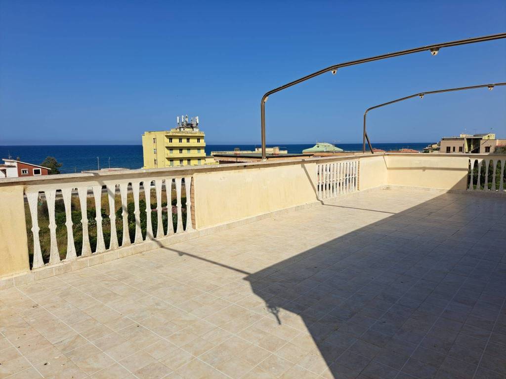 appartamento in vendita ad Ardea in zona Marina di Ardea