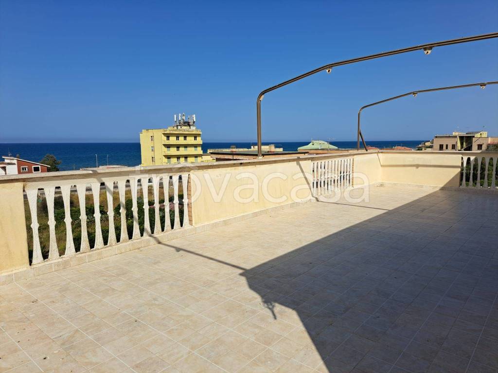 appartamento in vendita ad Ardea in zona Marina di Ardea