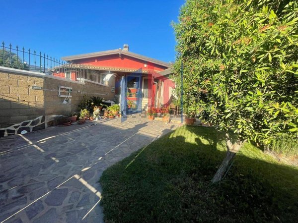casa indipendente in vendita ad Ardea in zona Nuova Florida