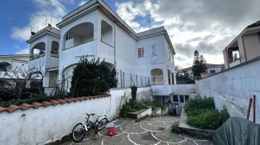 appartamento in vendita ad Ardea in zona Colle Romito