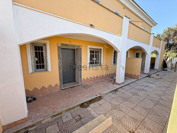 appartamento in vendita ad Ardea in zona Marina di Ardea