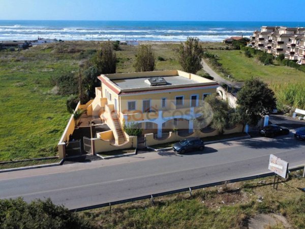 appartamento in vendita ad Ardea in zona Marina di Ardea