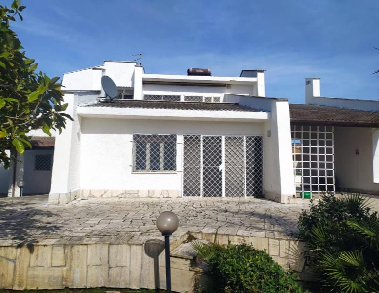 casa indipendente in vendita ad Ardea in zona Marina di Ardea