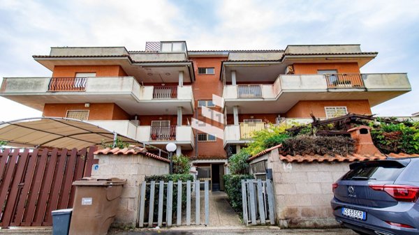 appartamento in vendita ad Ardea in zona Marina di Ardea