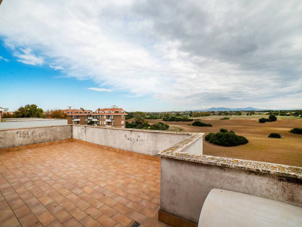 appartamento in vendita ad Ardea in zona Marina di Ardea