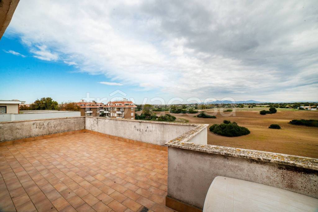 appartamento in vendita ad Ardea in zona Marina di Ardea