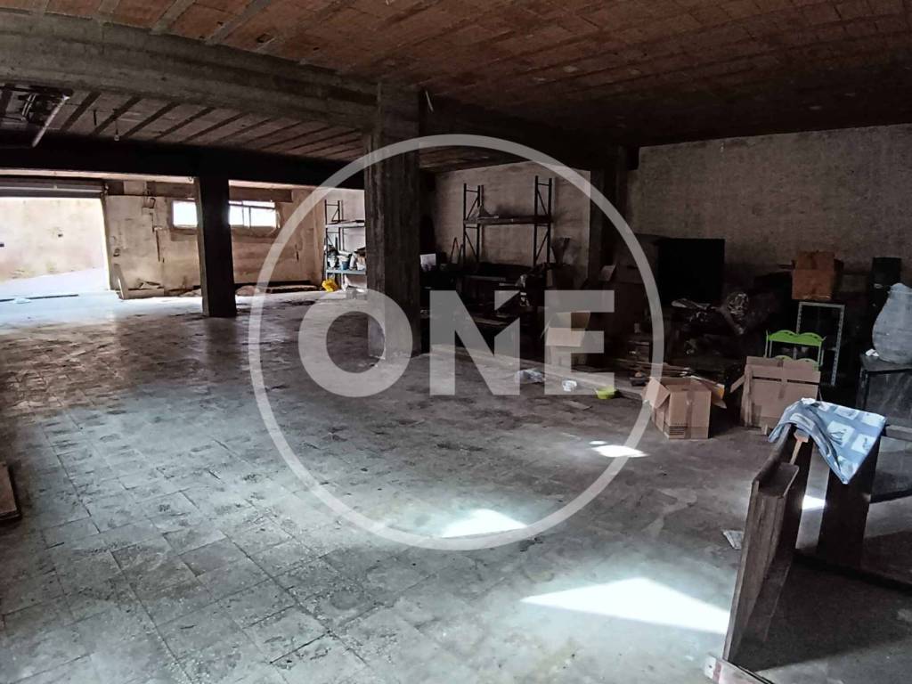 locale commerciale in vendita ad Ardea in zona Lido dei Pini