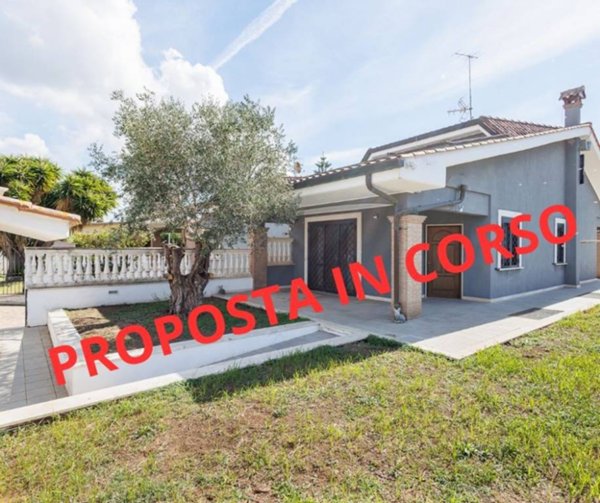 casa indipendente in vendita ad Ardea in zona Nuova Florida