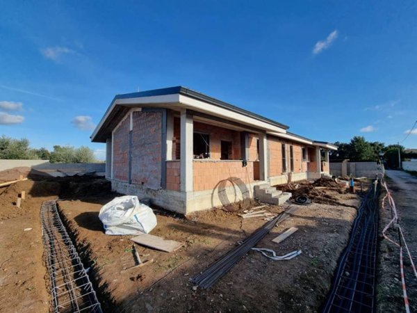 casa indipendente in vendita ad Ardea in zona Nuova Florida