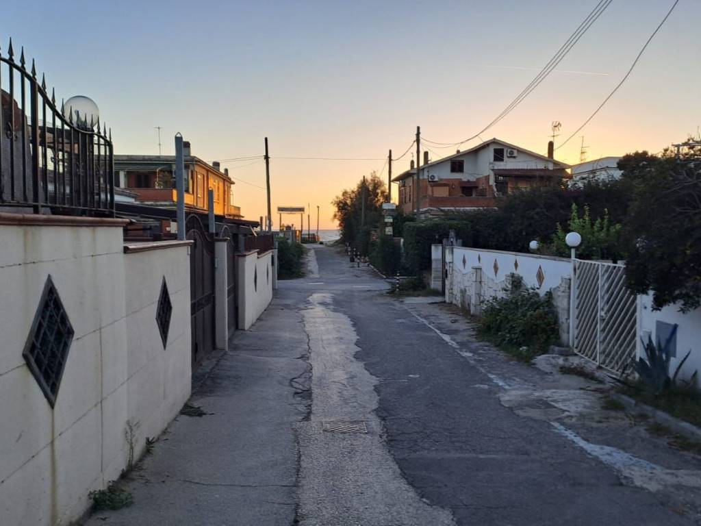 casa indipendente in vendita ad Ardea in zona Marina di Ardea