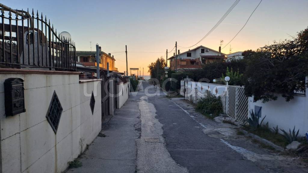 casa indipendente in vendita ad Ardea in zona Marina di Ardea