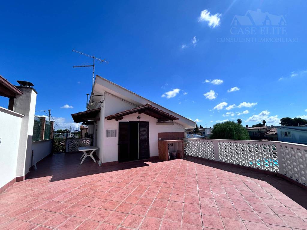 casa indipendente in vendita ad Ardea in zona Marina di Ardea