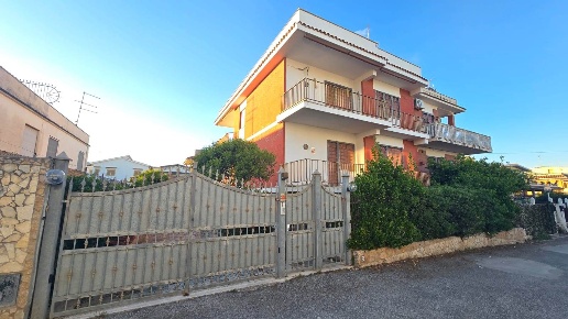 appartamento in vendita ad Ardea in zona Marina di Ardea