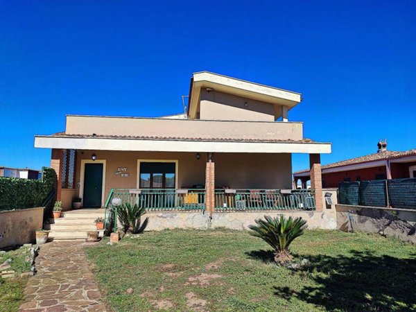 casa indipendente in vendita ad Ardea in zona Nuova California