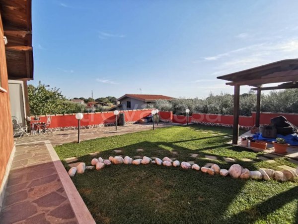 casa indipendente in vendita ad Ardea in zona Nuova Florida