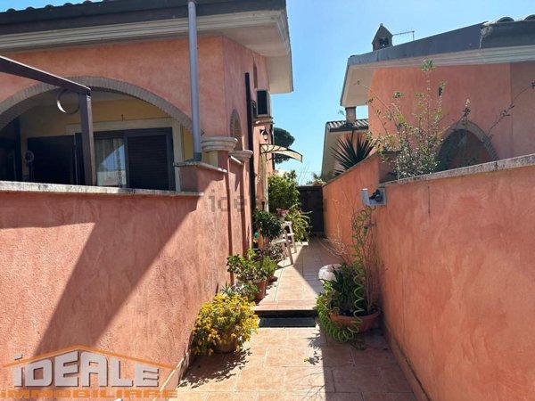 appartamento in vendita ad Ardea in zona Lido dei Pini