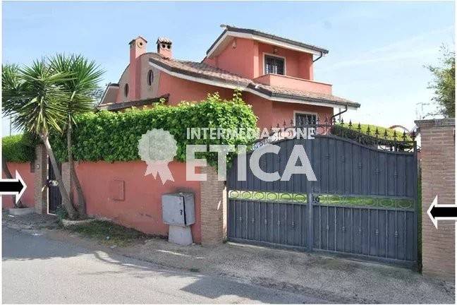 casa indipendente in vendita ad Ardea in zona Nuova Florida