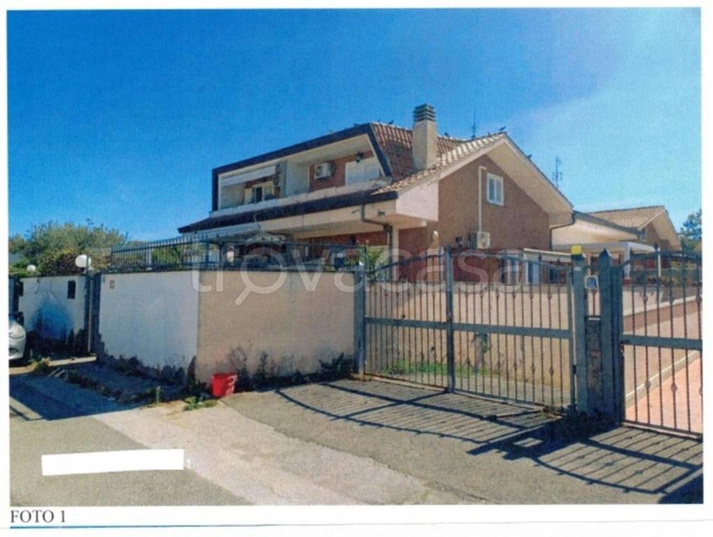 casa indipendente in vendita ad Ardea in zona Nuova Florida