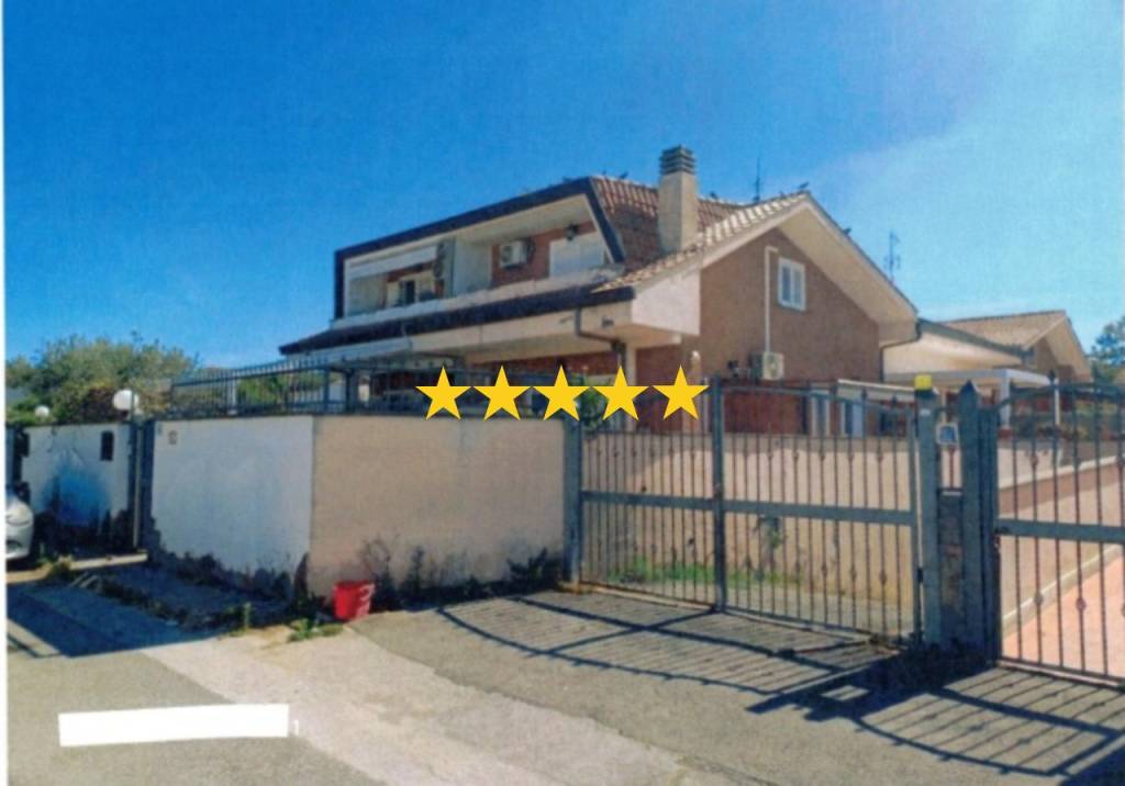 casa indipendente in vendita ad Ardea in zona Nuova Florida