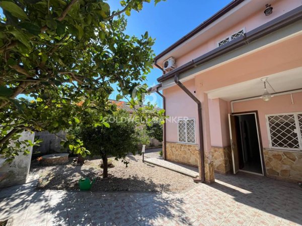 casa indipendente in vendita ad Ardea in zona Nuova California