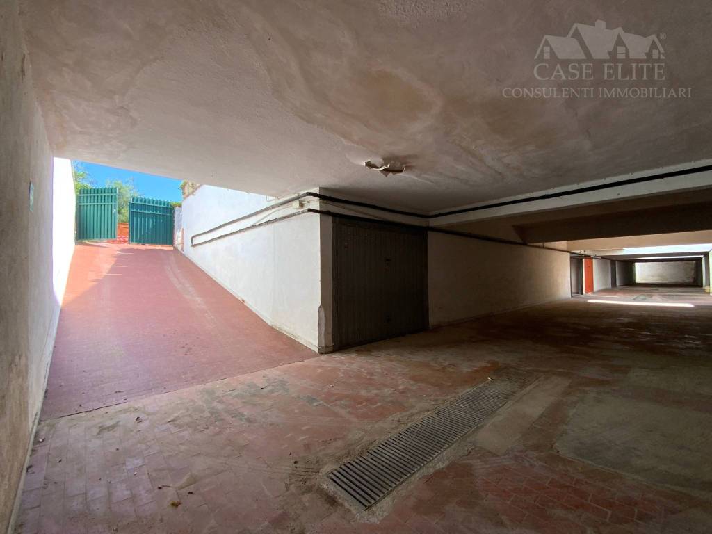 locale di sgombero in vendita ad Ardea in zona Marina di Ardea