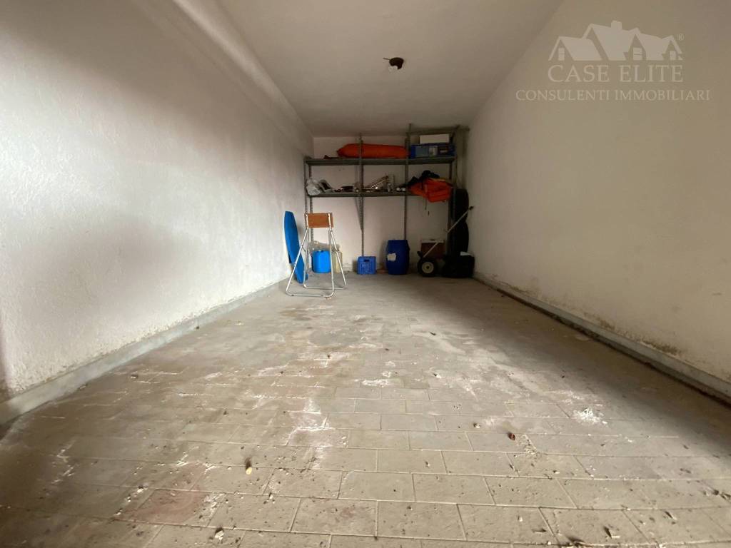 locale di sgombero in vendita ad Ardea in zona Marina di Ardea