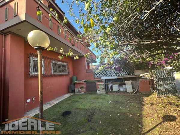 appartamento in vendita ad Ardea in zona Lido dei Pini