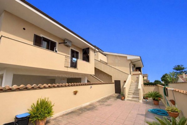 appartamento in vendita ad Ardea in zona Colle Romito