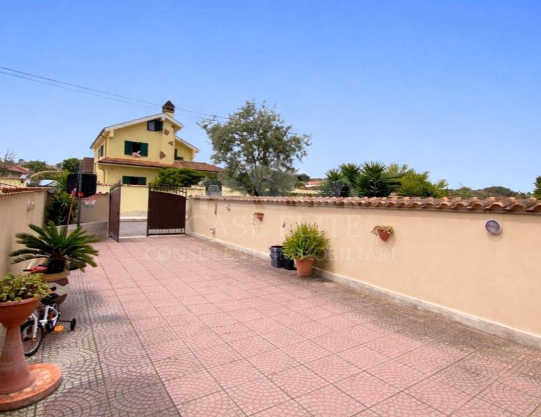 appartamento in vendita ad Ardea in zona Colle Romito