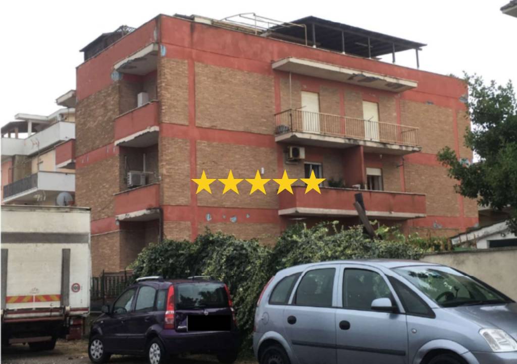 appartamento in vendita ad Ardea in zona Marina di Ardea