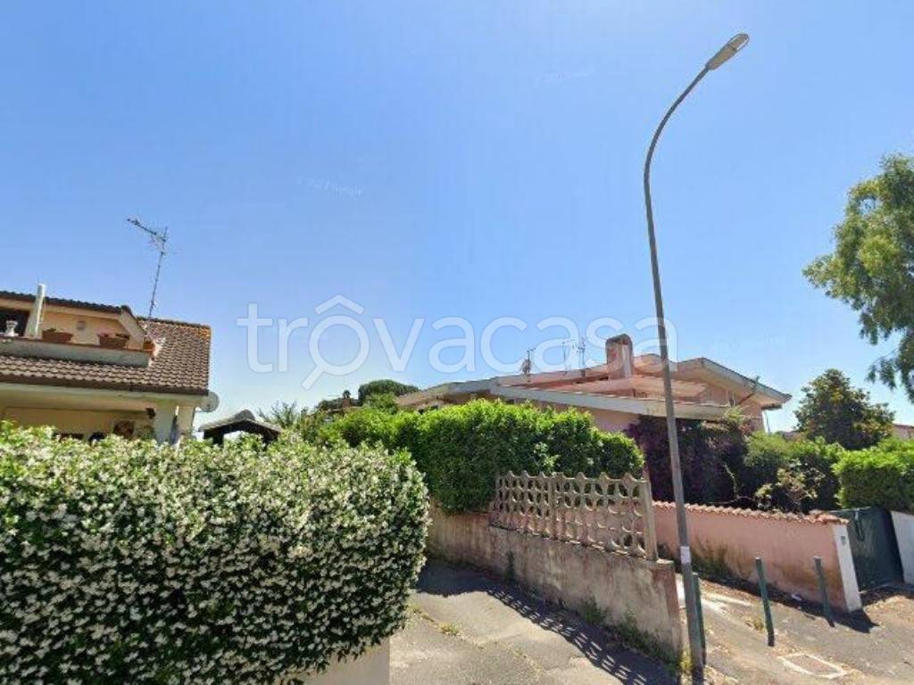 appartamento in vendita ad Ardea in zona Colle Romito