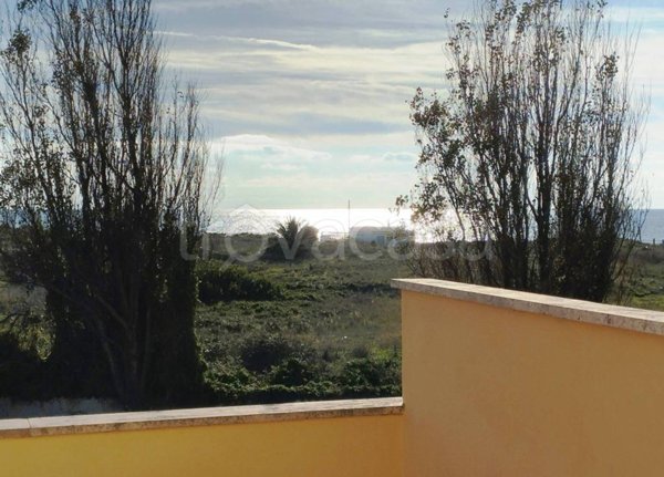 appartamento in vendita ad Ardea in zona Marina di Ardea