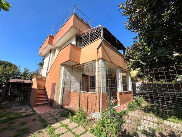 appartamento in vendita ad Ardea in zona Lido dei Pini