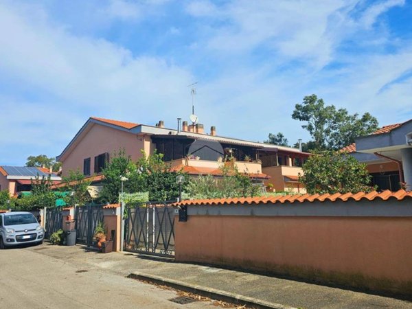 appartamento in vendita ad Ardea in zona Colle Romito