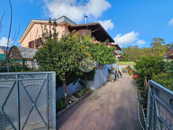 appartamento in vendita ad Ardea in zona Lido dei Pini