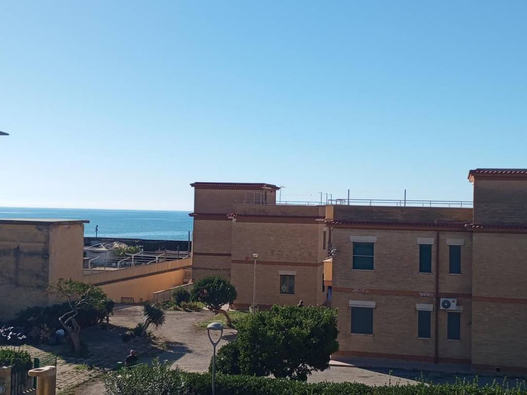 appartamento in vendita ad Ardea in zona Marina di Ardea