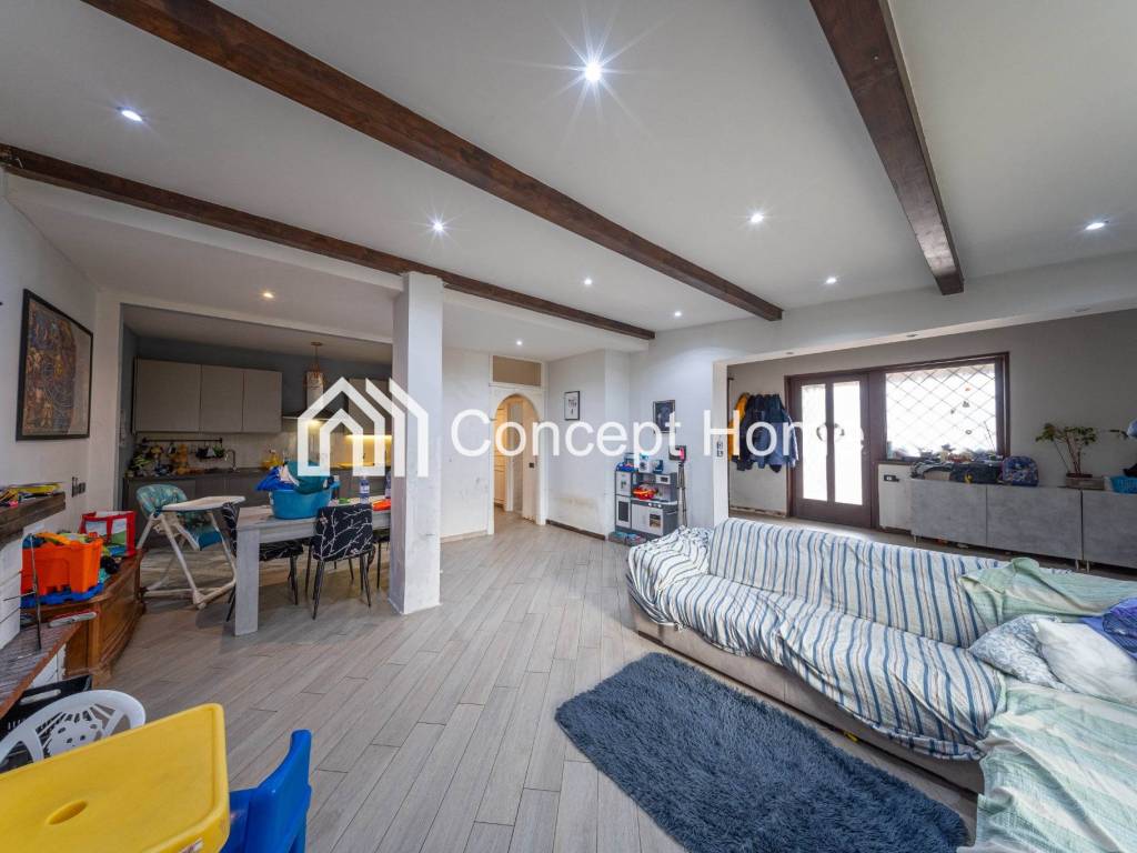 appartamento in vendita ad Ardea in zona Castagnetta