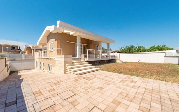 casa indipendente in vendita ad Ardea in zona Nuova Florida