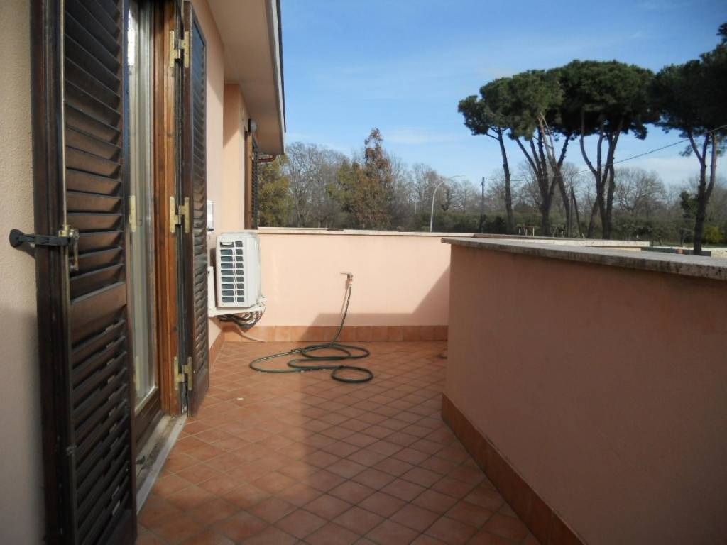 appartamento in vendita ad Ardea in zona Colle Romito