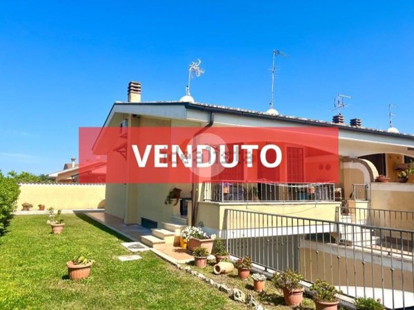 appartamento in vendita ad Ardea in zona Marina di Ardea