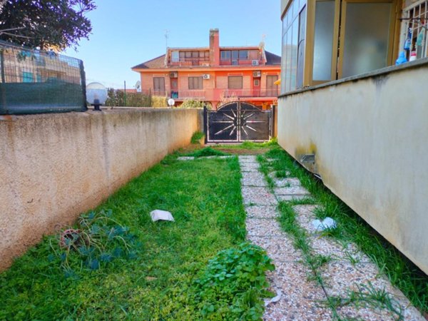 appartamento in vendita ad Ardea in zona Marina di Ardea