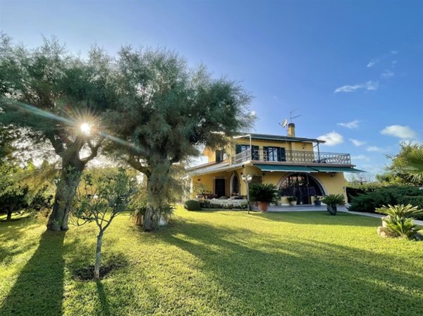 casa indipendente in vendita ad Ardea