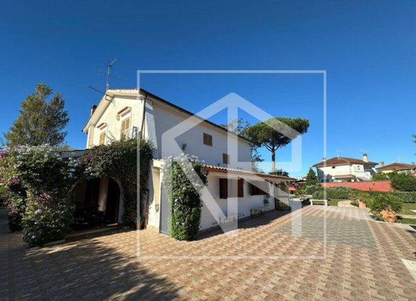 casa indipendente in vendita ad Ardea in zona Nuova California