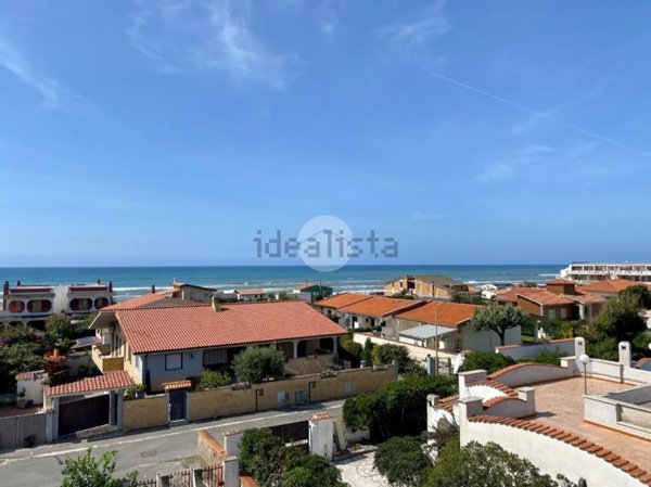 appartamento in vendita ad Ardea in zona Marina di Ardea