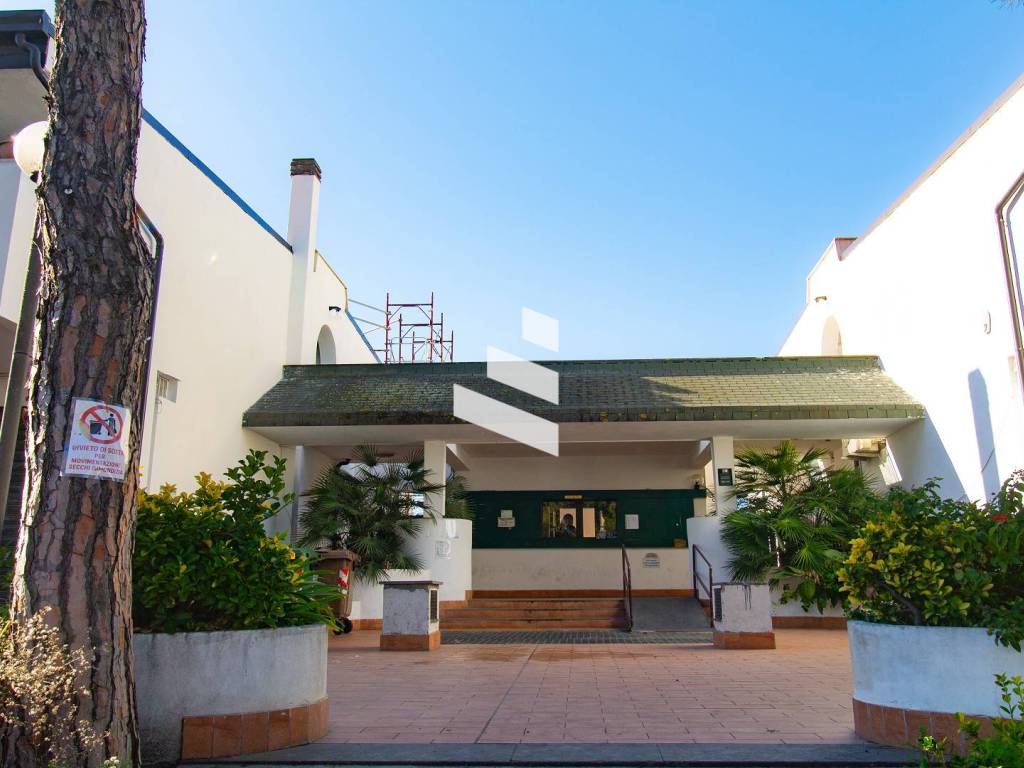 appartamento in vendita ad Ardea in zona Nuova California