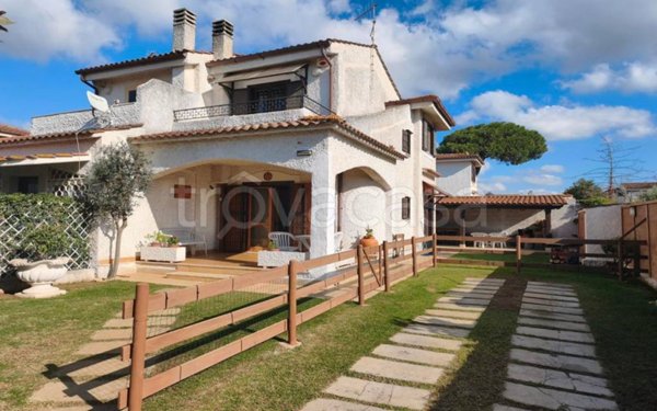 casa indipendente in vendita ad Ardea in zona Colle Romito