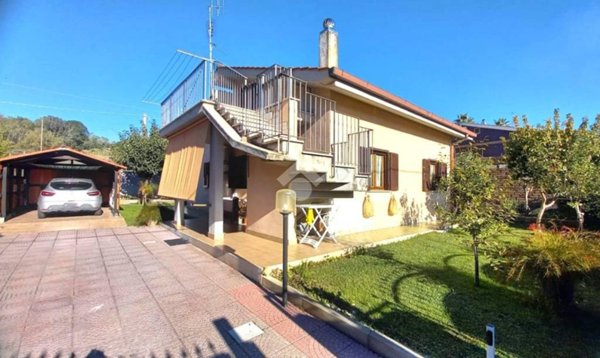 casa indipendente in vendita ad Ardea in zona Banditella