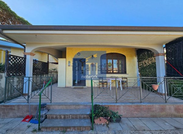 casa indipendente in vendita ad Ardea in zona Lido dei Pini
